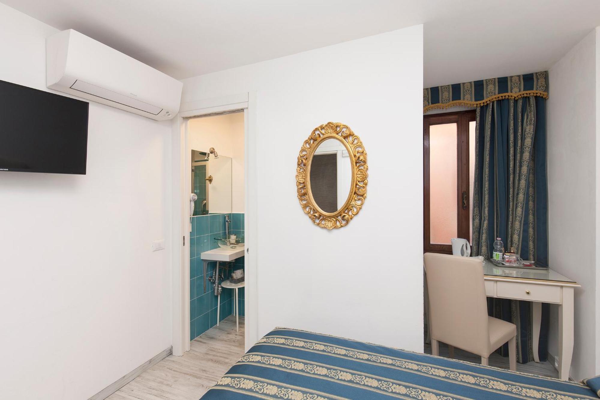 Single Room,1545281836:JPEG