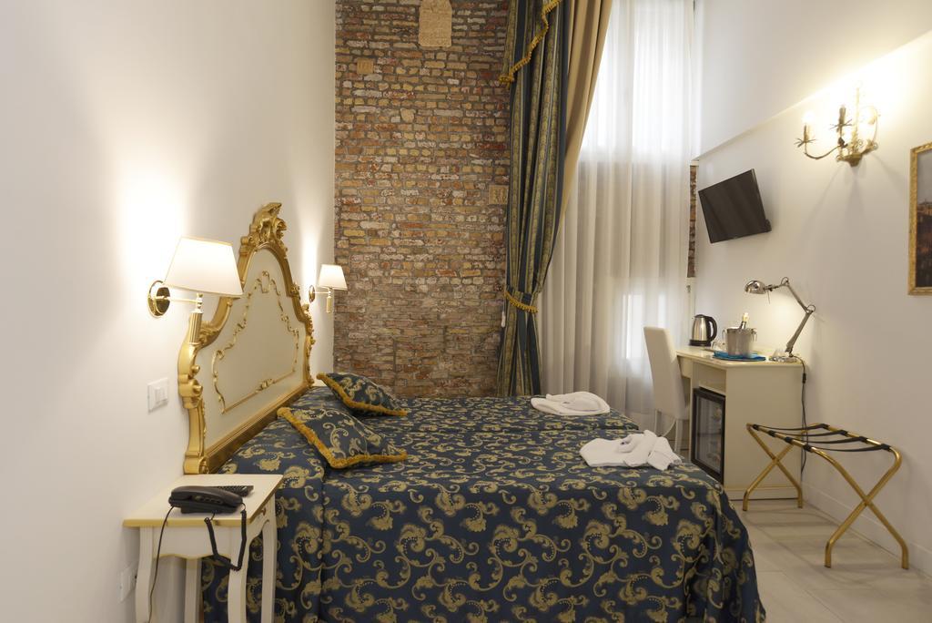 Superior Double or Twin Room,323113984:JPEG